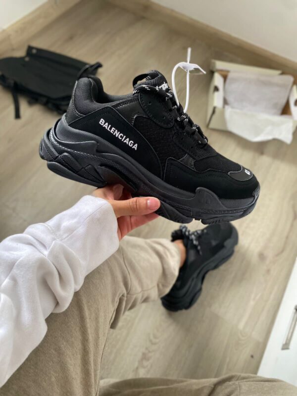 Balenciaga Triple S Hombre