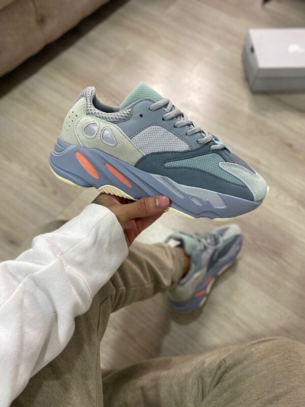 Adidas Yeezy 700 Hombre